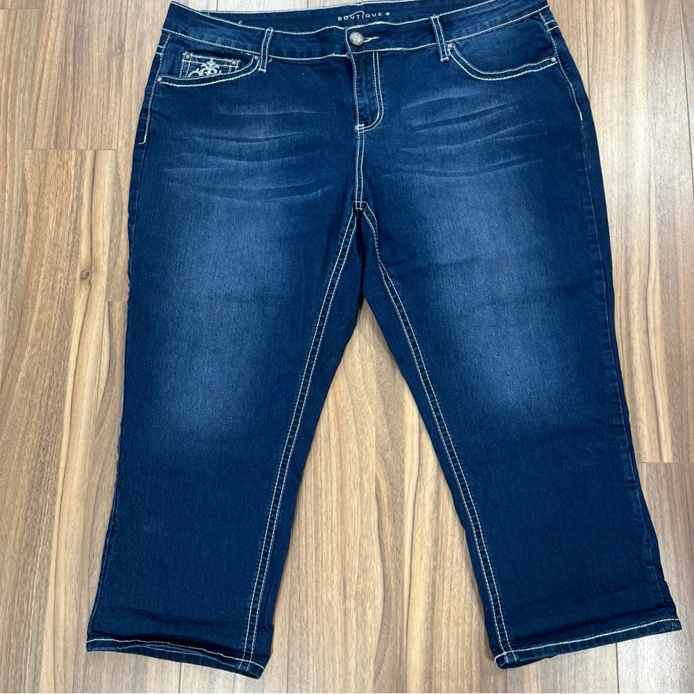 BOUTIQUE Crop Stretch Jeans Size 20W
Inseam 23”

Excellent used Condition